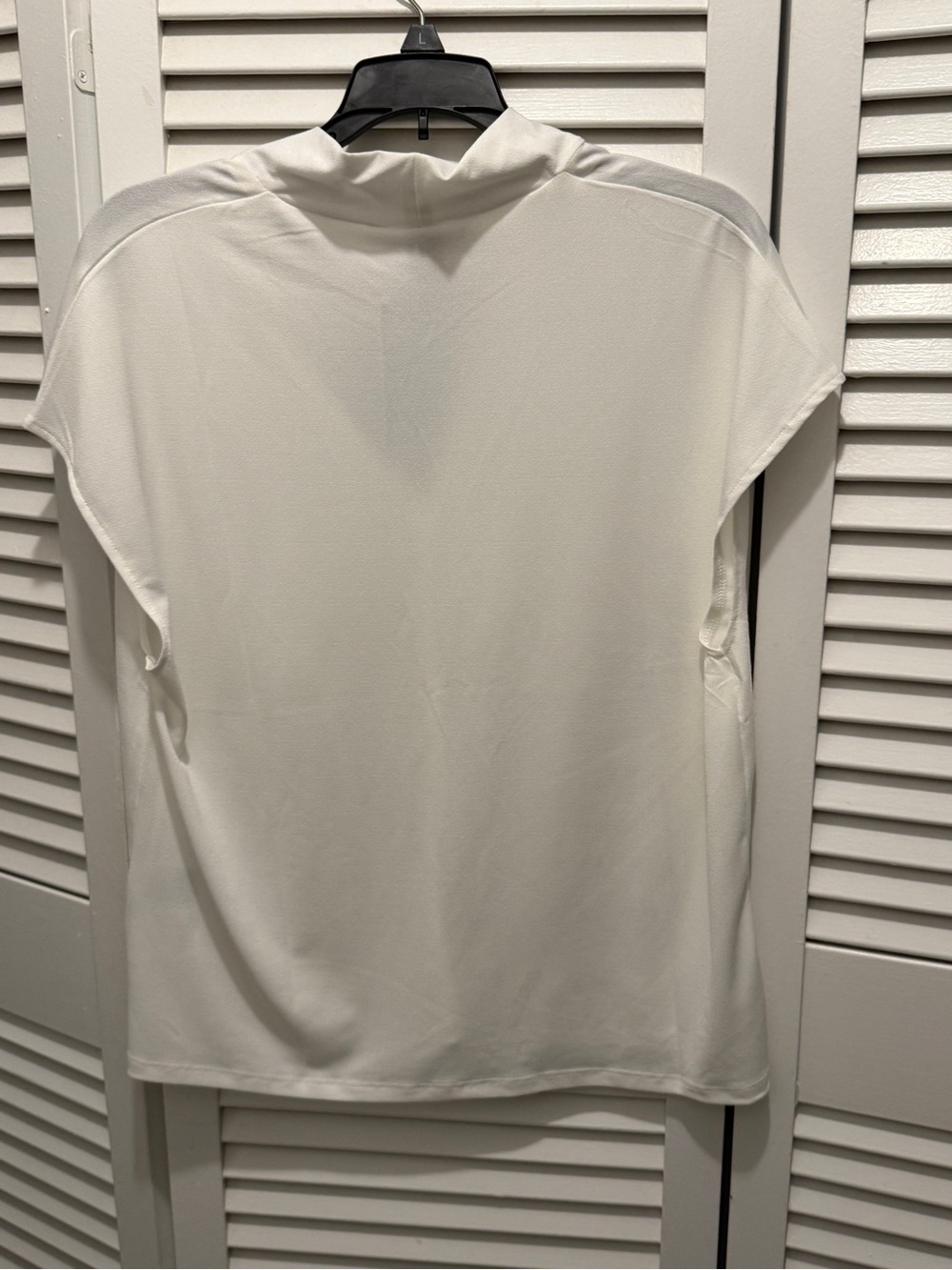 H&M White V-Neck Blouse New with tags - Picture 4 of 4
